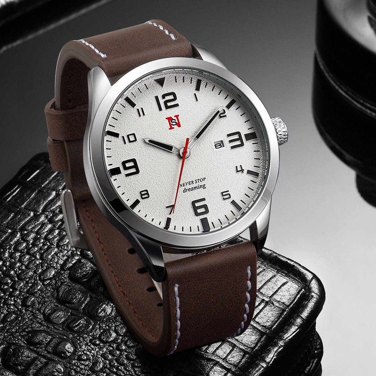Mens Quartz Watches With A Leather Strap